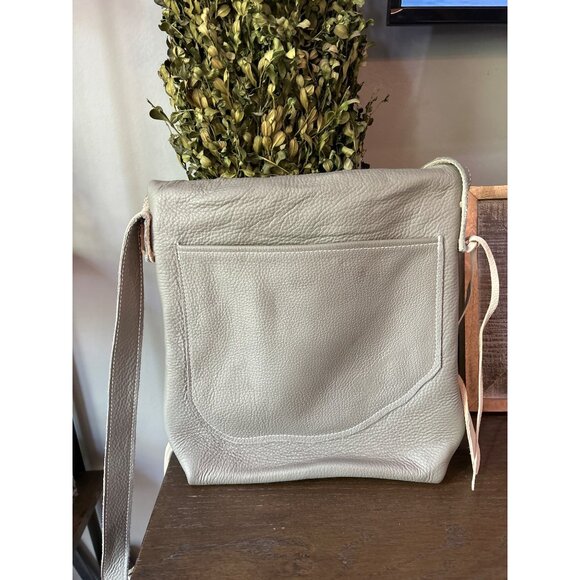 Loriano Tolaini Leather Crossbody Flap Bag Grey - Picture 5 of 13